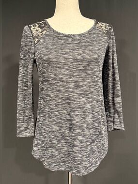 Apt. 9 Heathered Black/Gray with Black Lace 3/4 Sleeve Tee